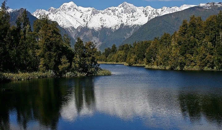 Lake Matheson reflection , New Zealand